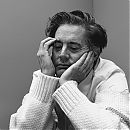 1504205572-es-083117-kyle-maclachlan-sweater-17-frames-980w-16-colors_05.jpg